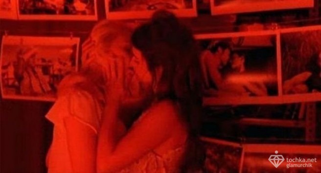 Лесбийские поцелуи