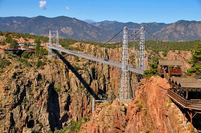 Самый страшный автомобильный мост в мире