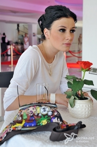 http://s0.tochka.net/emotion/g_52487/img_10/svv-8561.jpg